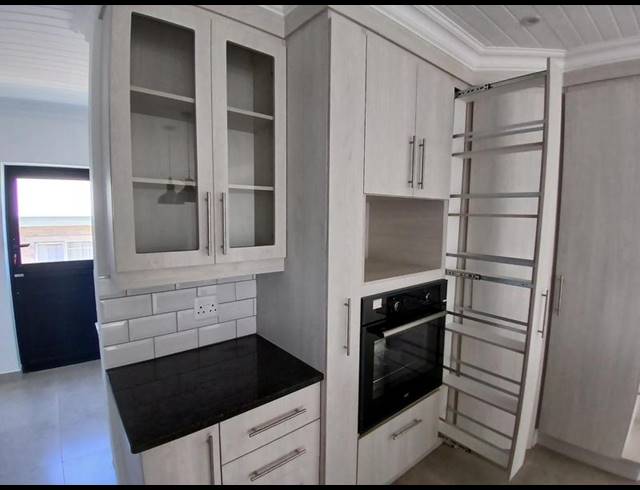 3 BEDROOM HOUSE FOR SALE IN STILBAAI-WES